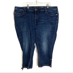Seven7 Plus Size Mid Rise Cropped Denim Capri Pant